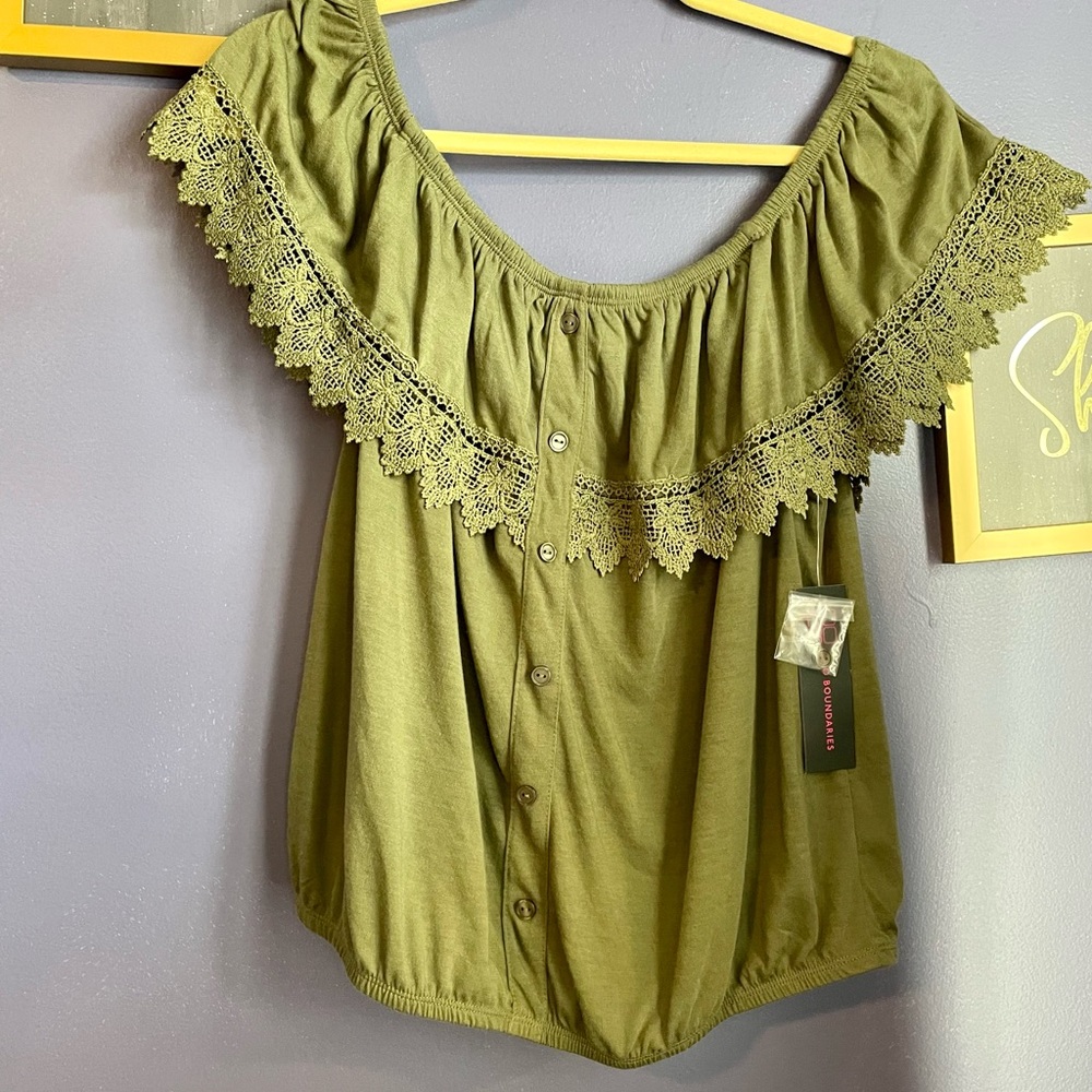 No boundaries green off shoulder top